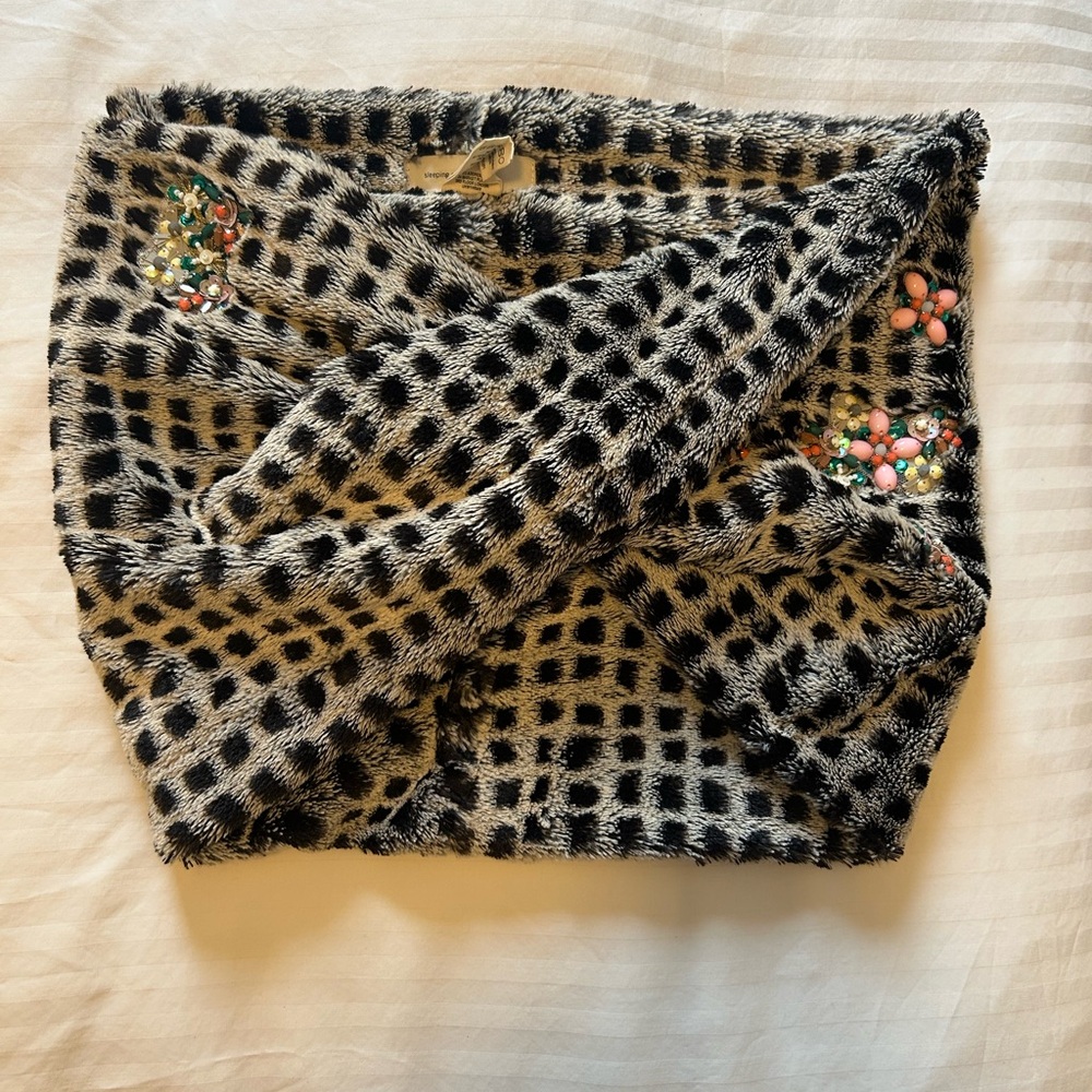Black and White Polka Dot neck warmer with pearls embroidered